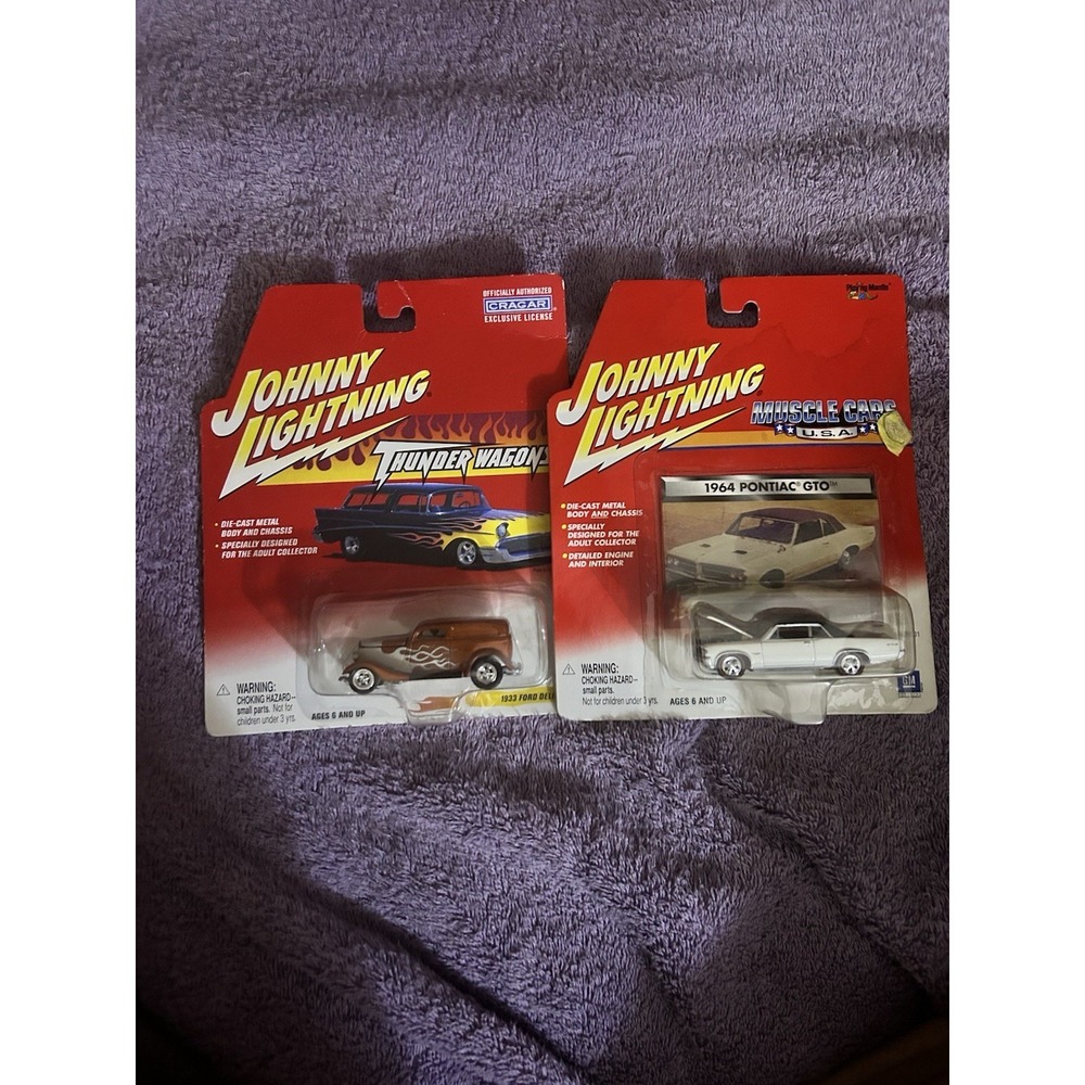 Set Of Two Johnny Lightning Cars 2001/2002 New